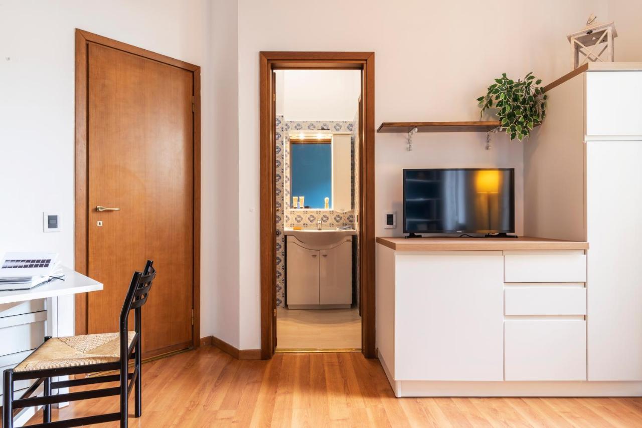 Casa Blu Flexyrent Apartment Wifi - No Ac Milan Exterior photo